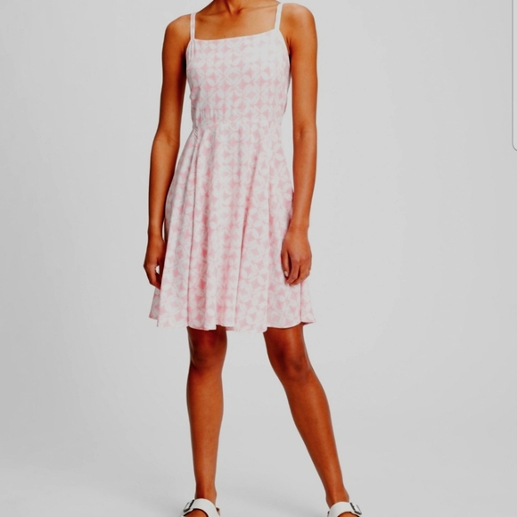 GAP Dresses & Skirts - GAP SQUARE NECK CAMI DRESS